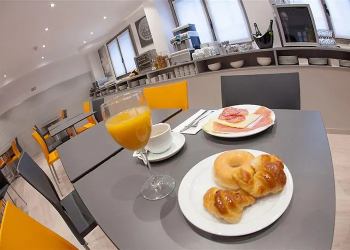 Colectia Urumea Отель