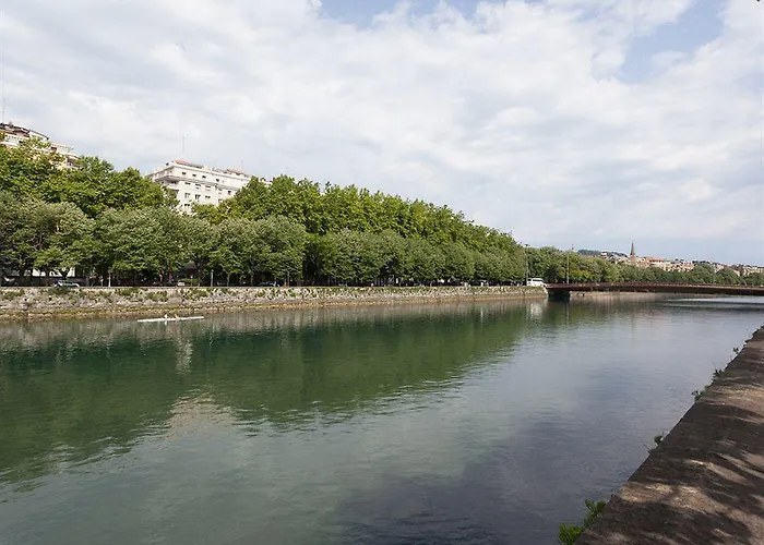 Colectia Urumea Отель