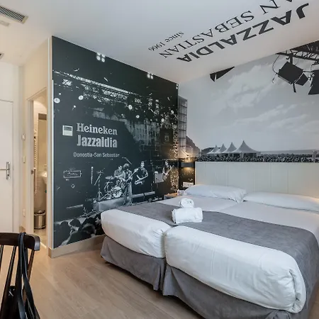 Colectia Urumea Отель Сан-Себастьян